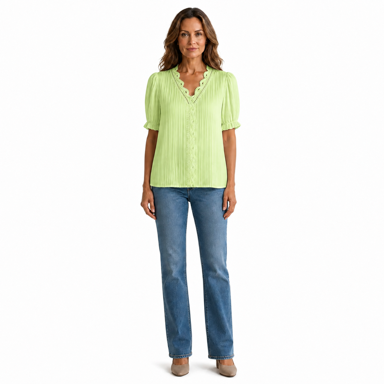 Blusa blanca de manga corta con escote en V