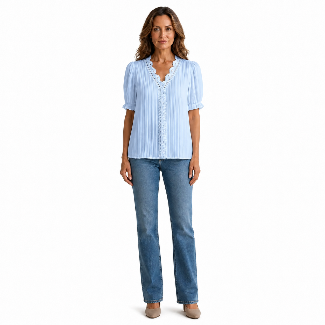 Blusa blanca de manga corta con escote en V