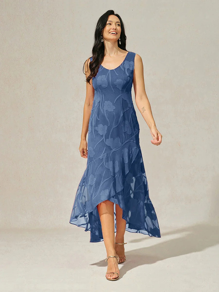 Vestido de noche de gasa floral azul marino con dobladillo asimétrico