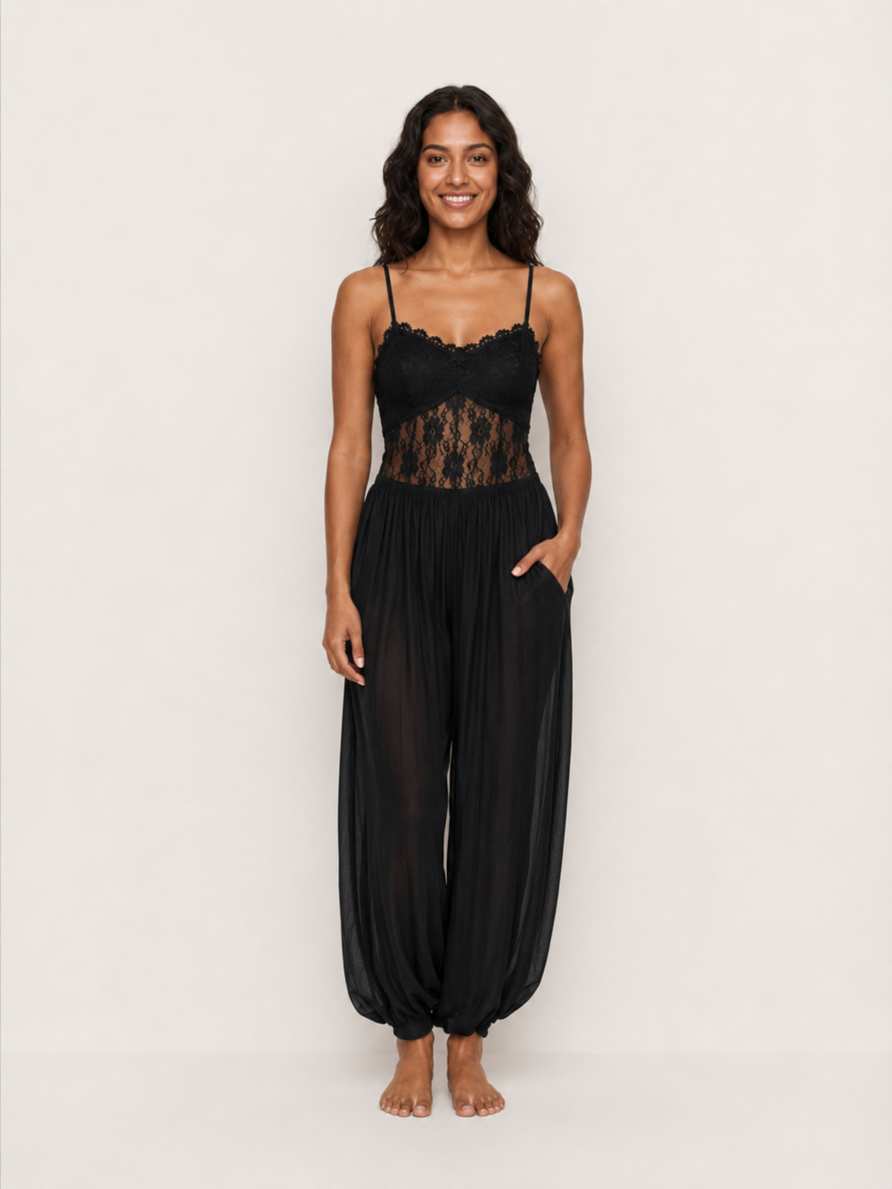 Laia | Mono halter con encaje fluido
