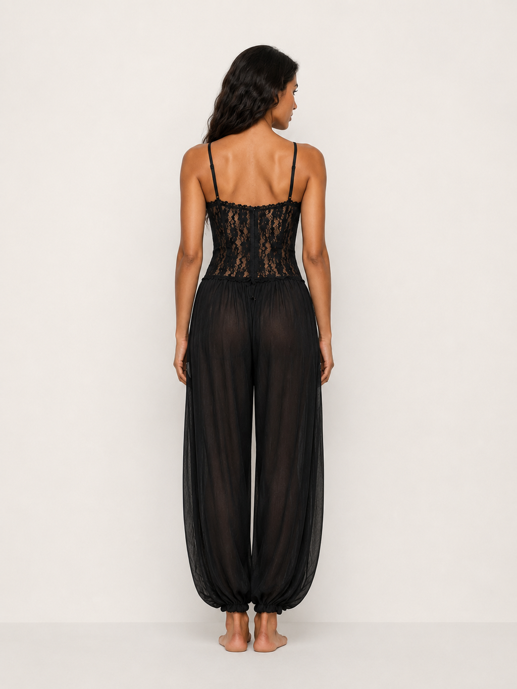 Laia | Mono halter con encaje fluido