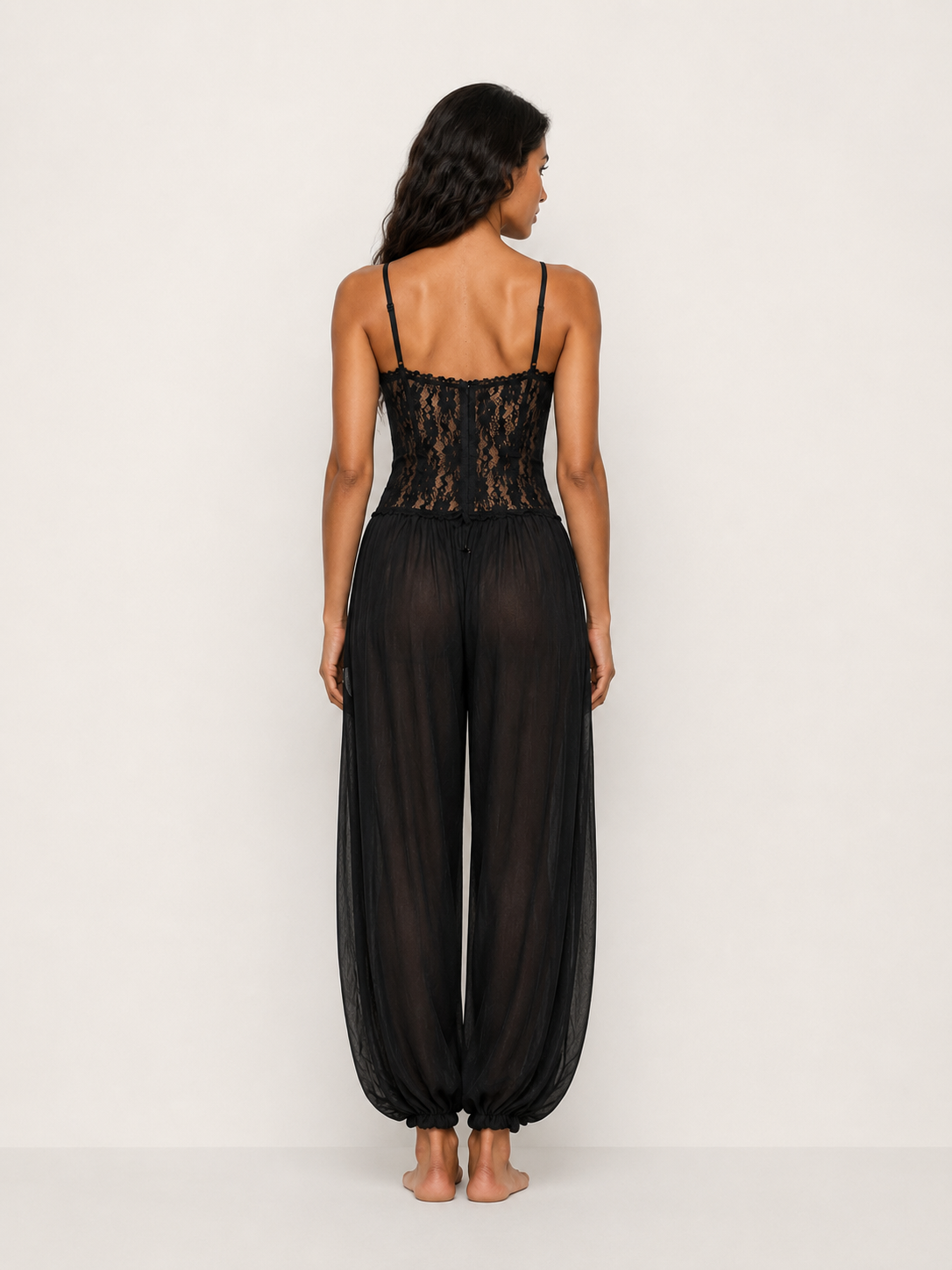 Laia | Mono halter con encaje fluido