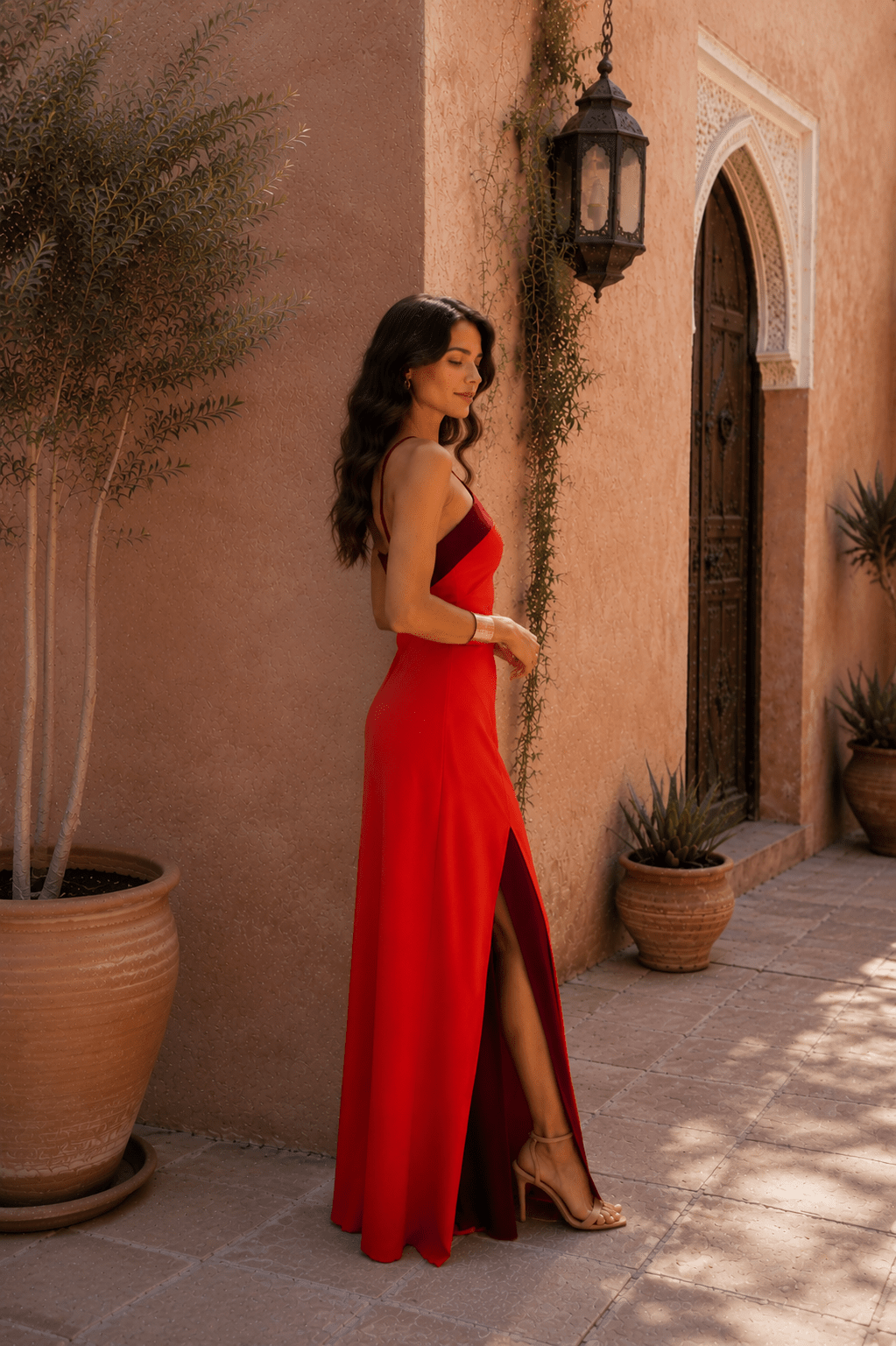 Elisa™ | Vestido largo con escote al cuello y abertura