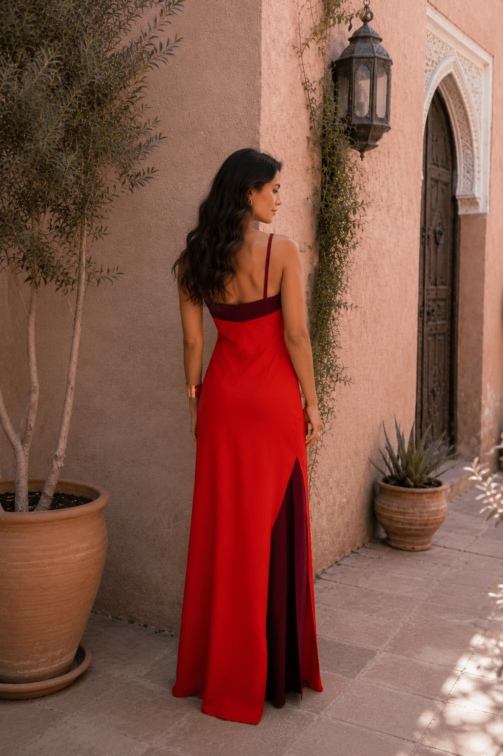 Elisa™ | Vestido largo con escote al cuello y abertura