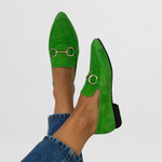 Verde y morado